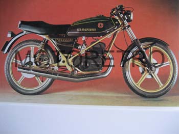 STREAKER "negra" 125 cc (serie 204)